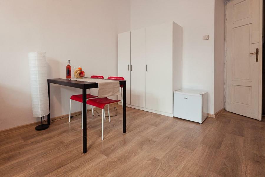 Umbrella Guest Rooms Красков Екстериор снимка